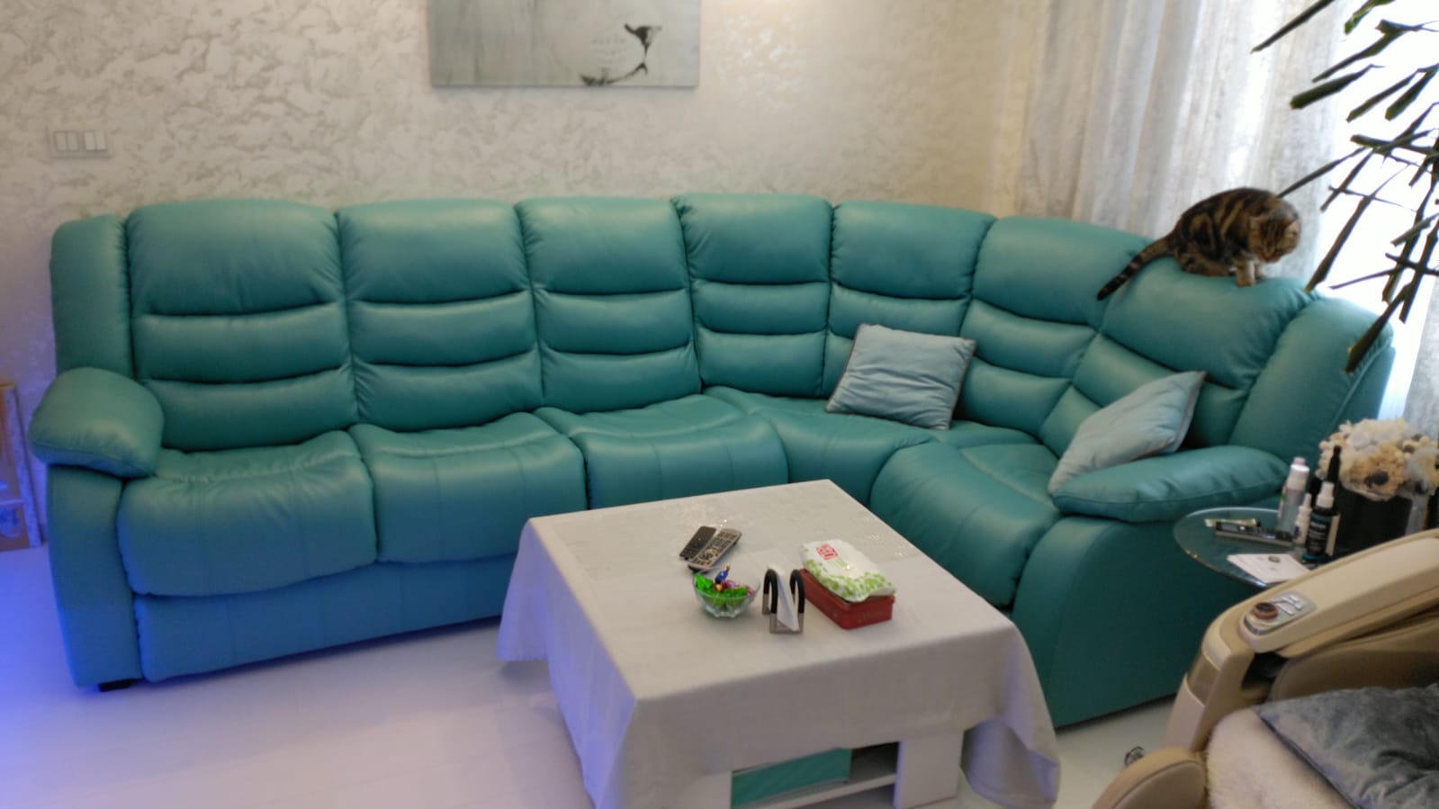 Перетяжка дивана на дому. Петровск